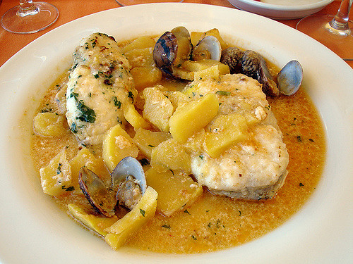Many Tossa de Mar restaurants serve local speciality cim i tomba