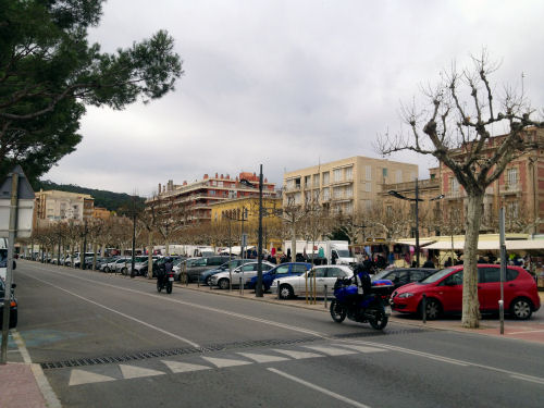 san-feliu-de-guixols-market-03