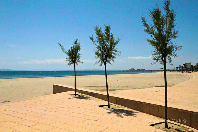 The promenade at Roses beach