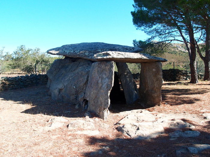 Dolmen de la Creu d’en Cobertell Dolmen de la Creu d’en Cobertell