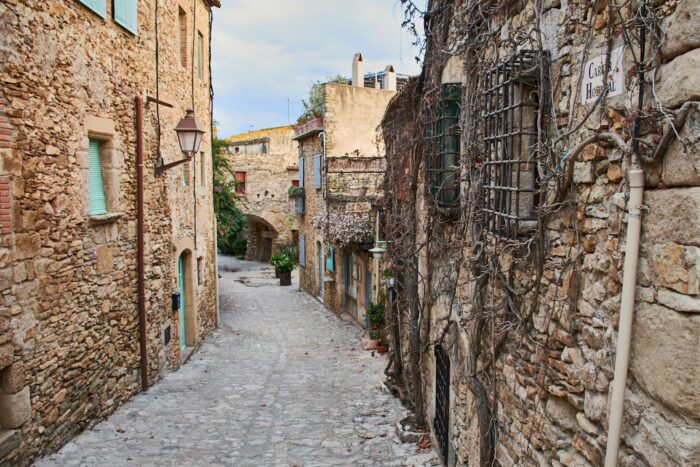 A street in Peratallada